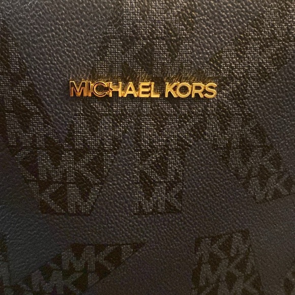 Final price!! Michael Kors purse - Picture 2 of 5